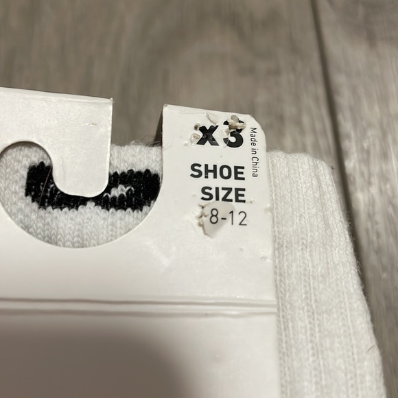 Pair of Thieves Men’s cushion crew performance socks. Mens size 8-12 NWT 3pck - Picture 3 of 4